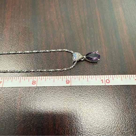 Avon Silvertone color pest necklace with luminous accents NIB vintage 2005 - Picture 3 of 7